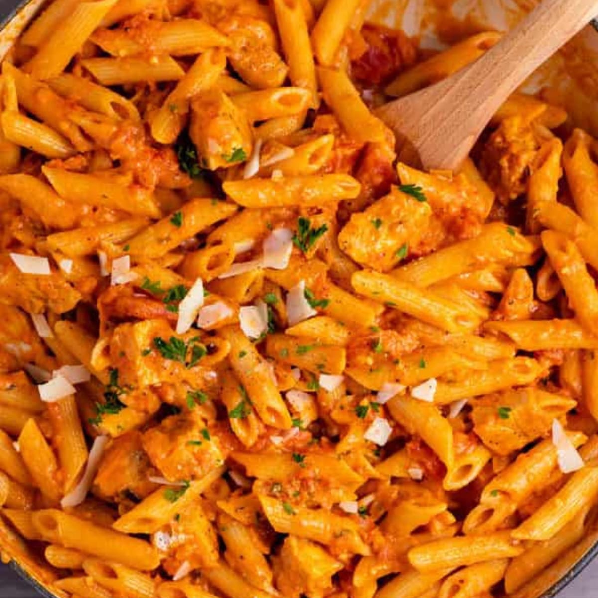 Creamy Chicken Penne with Vodka Sauce