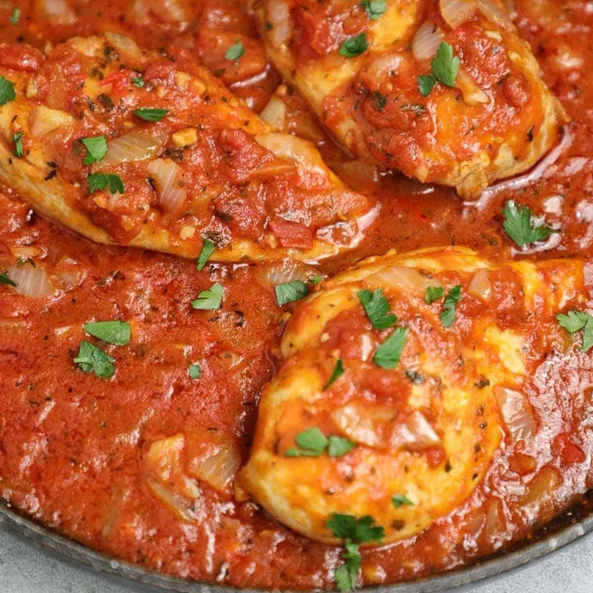 Succulent Chicken with Roasted Tomato Sauce